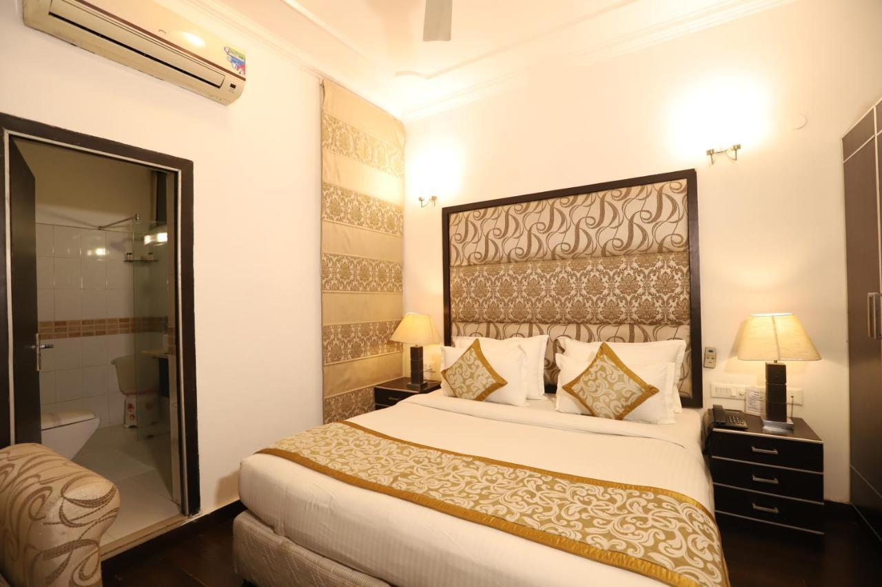 Hotel Capitol Hills - Greater Kailash Delhi New Delhi Exterior photo