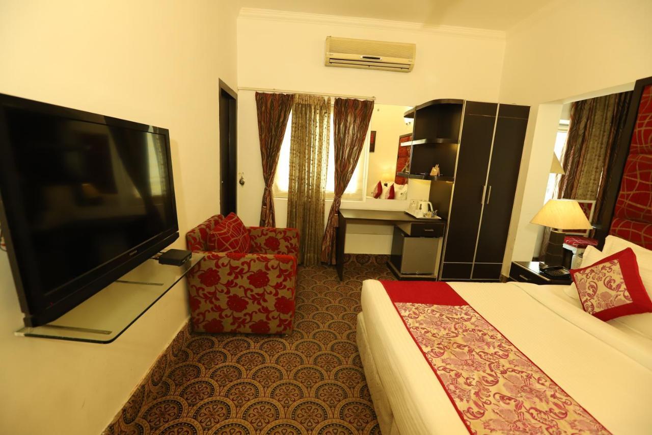 Hotel Capitol Hills - Greater Kailash Delhi New Delhi Exterior photo