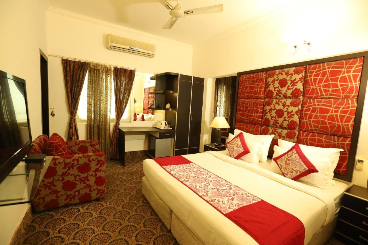 Hotel Capitol Hills - Greater Kailash Delhi New Delhi Exterior photo